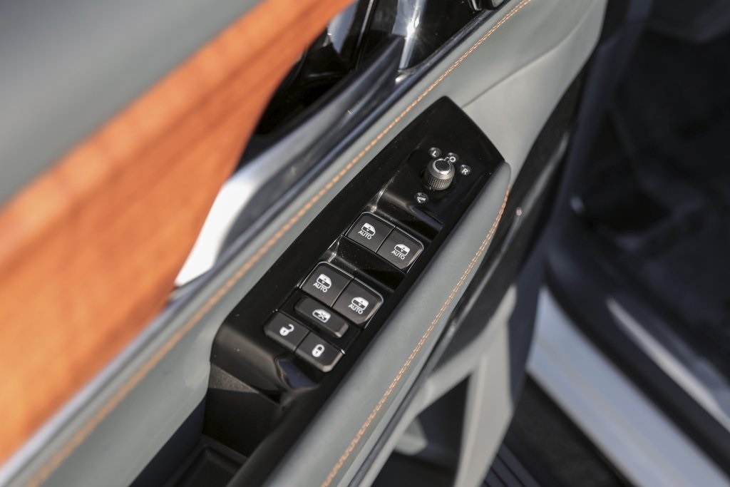 Used Car 2024 Jeep Grand Wagoneer  Series Iii For Sale Under $80,000 In Austin, Texas