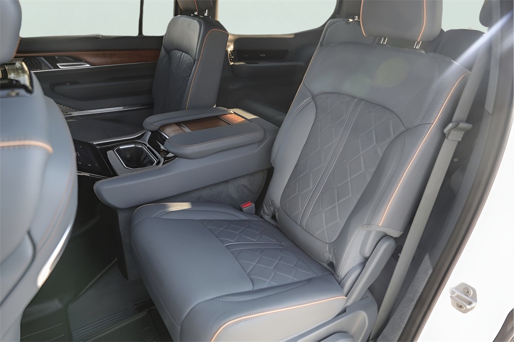 Used Car 2024 Jeep Grand Wagoneer  Series Iii For Sale Under $80,000 In Austin, Texas