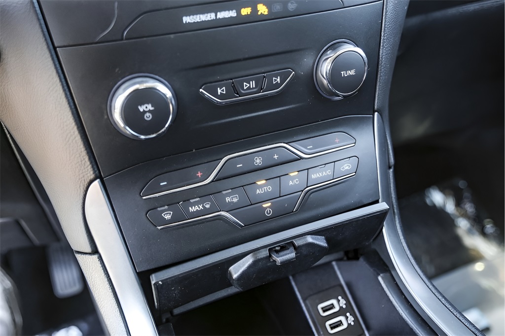 Used Car 2020 Ford Edge  Se For Sale Under $20,000 In Austin, Texas