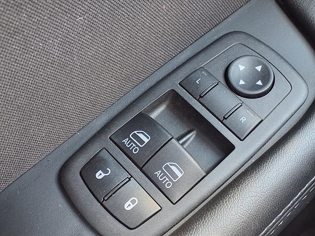 2023 Dodge Challenger SXT - 9