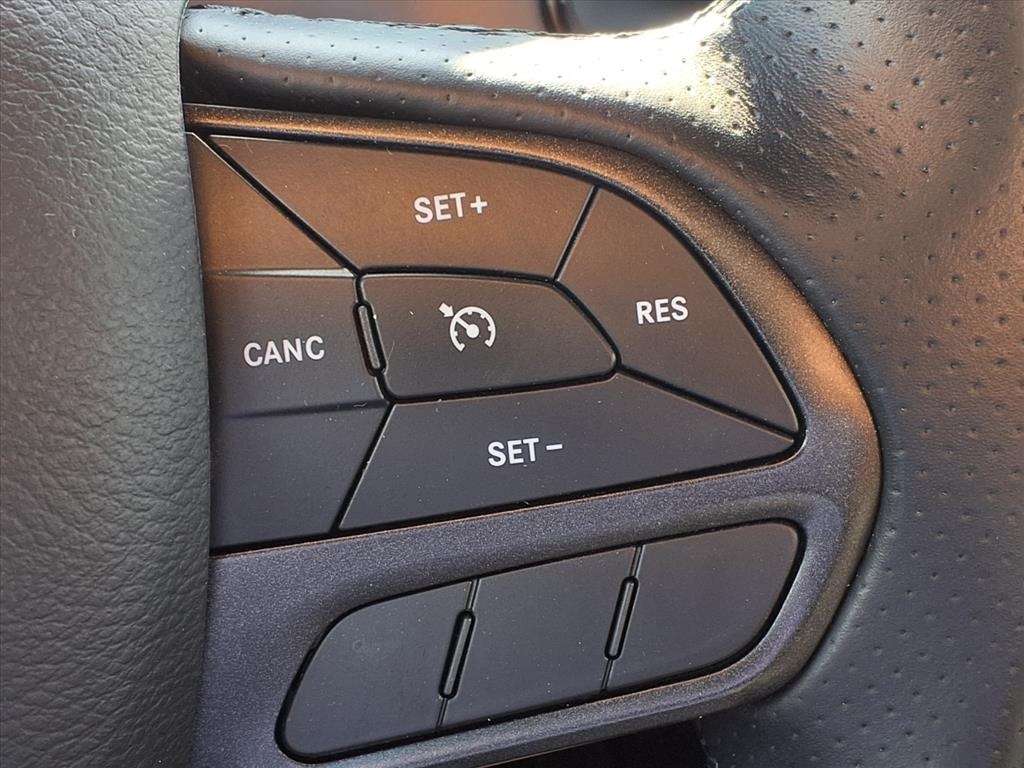 2023 Dodge Challenger SXT - 11