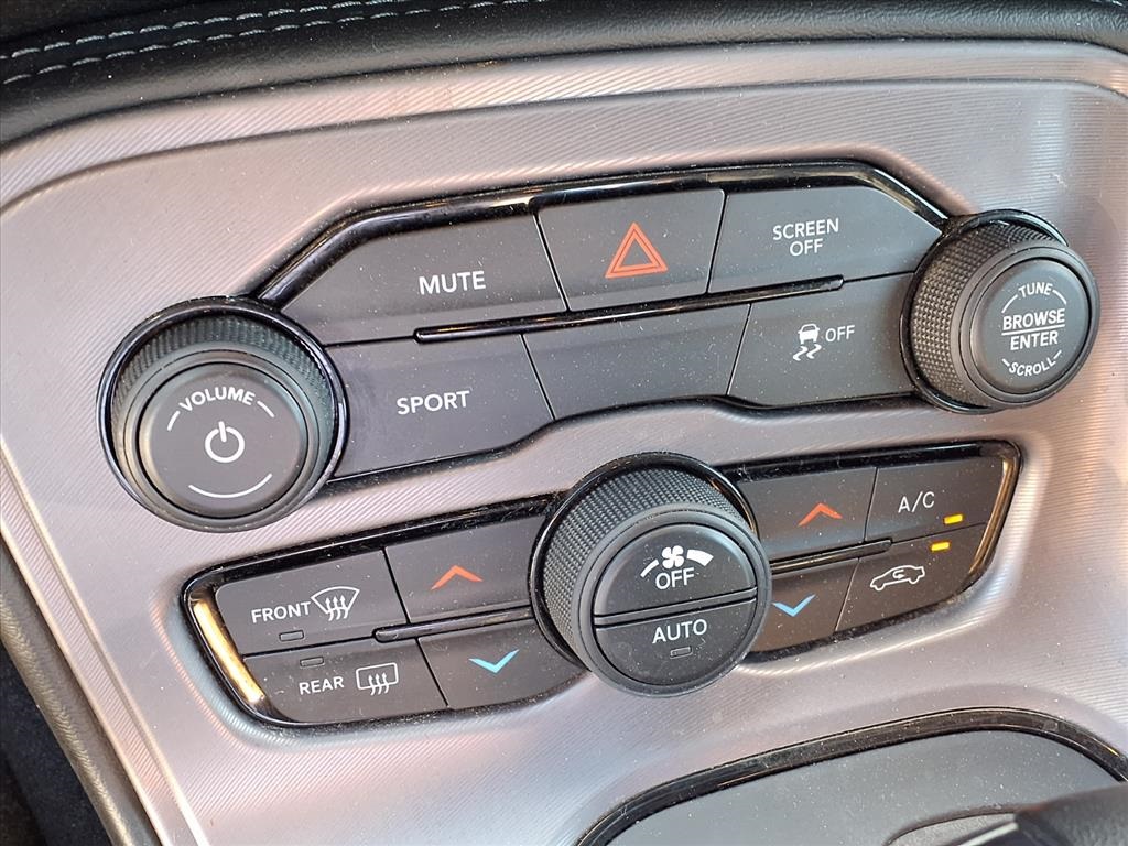 2023 Dodge Challenger SXT - 7