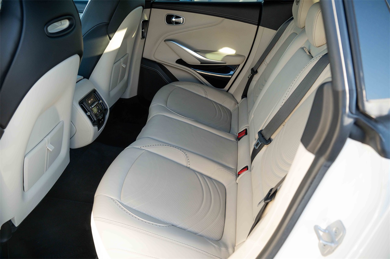 Used Car 2022 Aston Martin Dbx  Base For Sale Under $110,000 In Austin, Texas