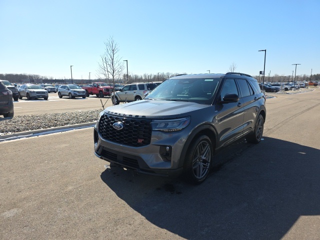 2025 Ford Explorer ST-Line AWD