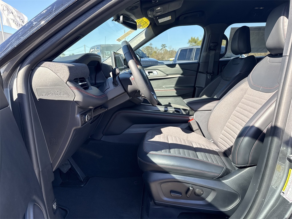 2025 Ford Explorer ST-Line - 11