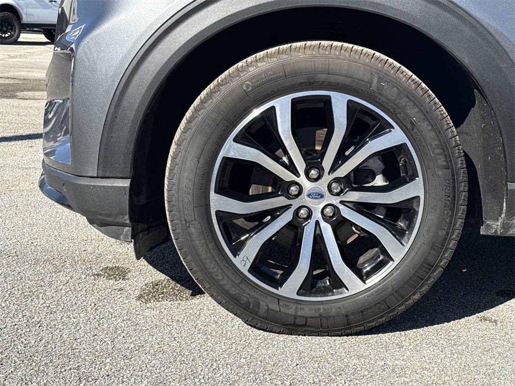 2025 Ford Explorer ST-Line - 8