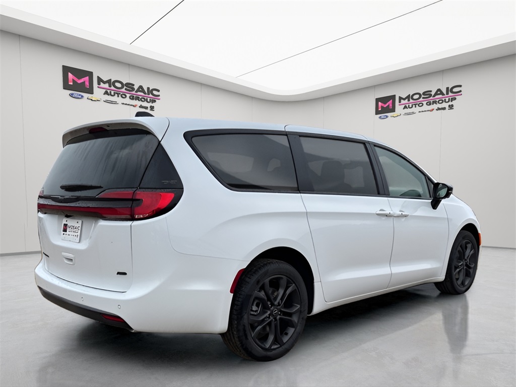 2026 Chrysler Pacifica