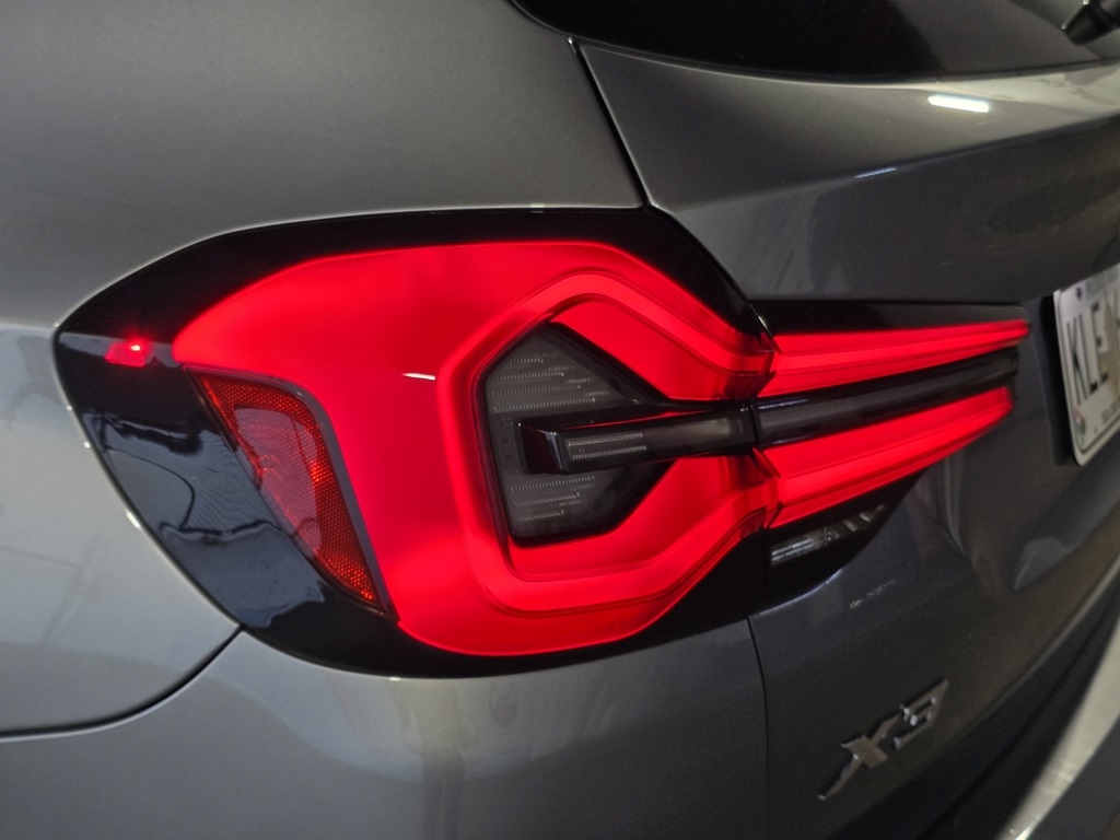 Thumbnail: 2023 BMW X3 - 10