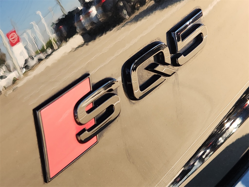 2024 Audi SQ5  Black at River Oaks CDJR
