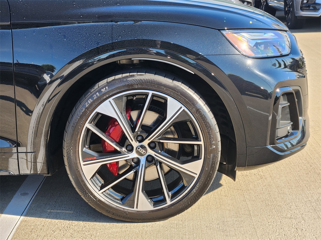 2024 Audi SQ5  Black at River Oaks CDJR