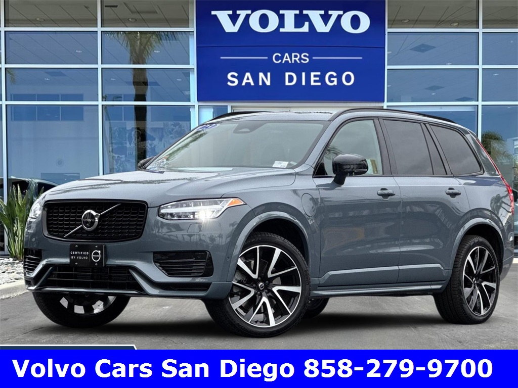 2023 Volvo XC90 Recharge T8 Plus Dark Theme eAWD