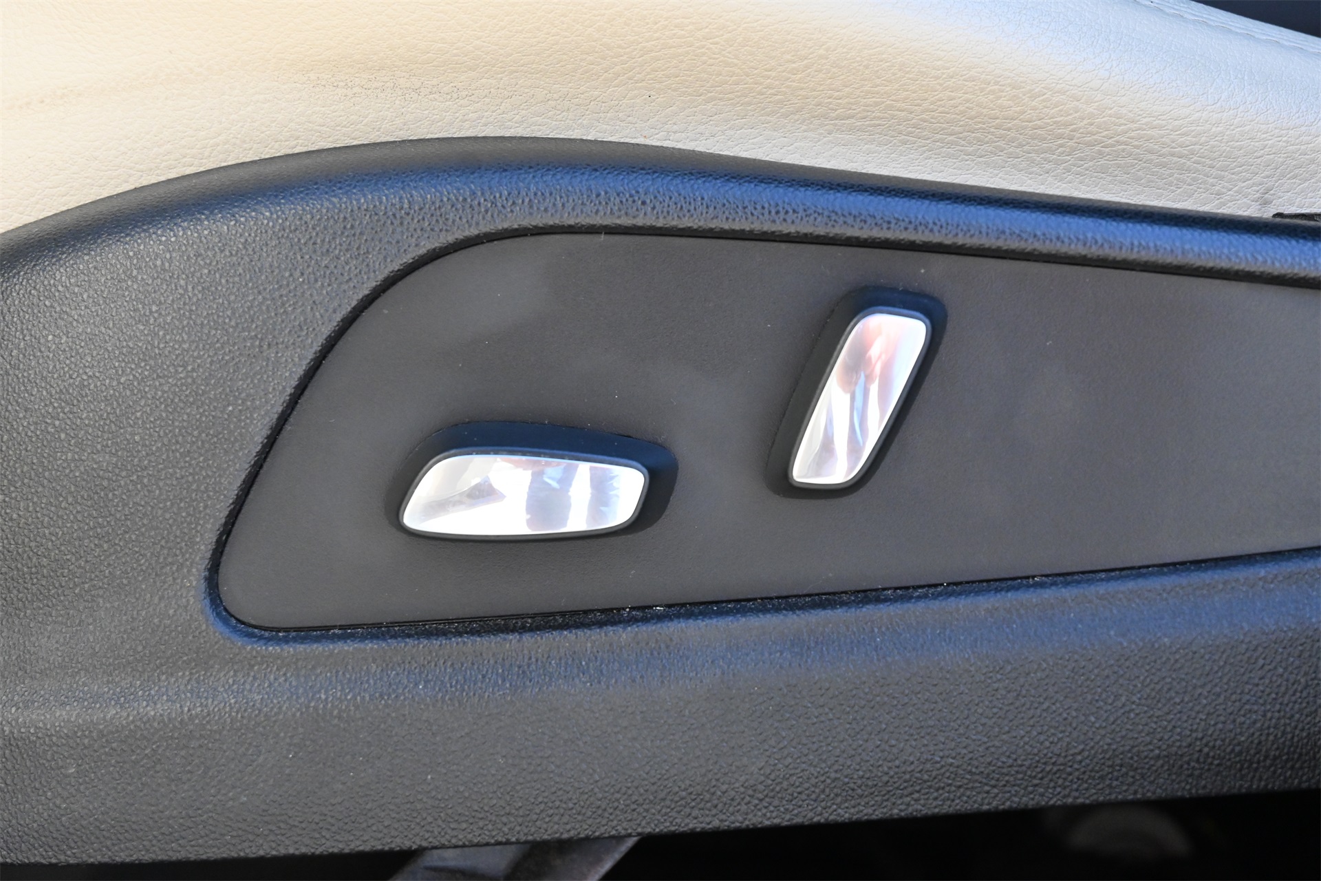 2018 Cadillac XT5 Base Black at Community Honda