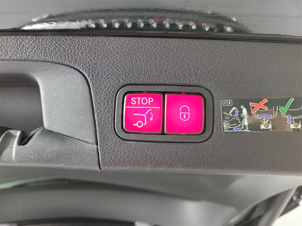 2022 Mercedes-Benz GLS GLS 450 Black at Toyota of Victoria