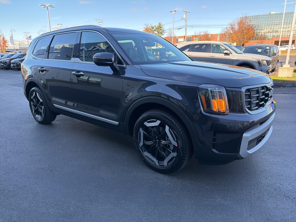 2025 Kia Telluride S photo 2