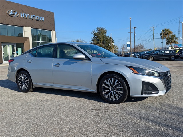 2023 Nissan Altima 2.5 SV FWD