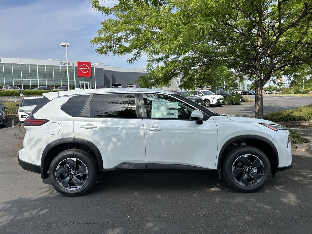 2025 Nissan Rogue SV photo 4