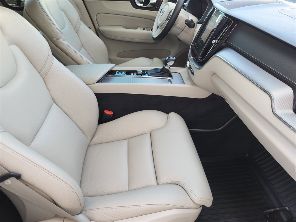 2019 Volvo XC60 T6 Inscription White at Ultimate Motorsports