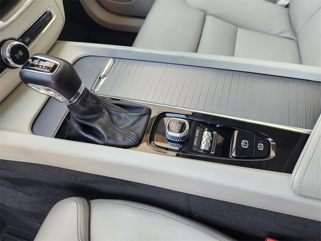 2019 Volvo XC60 T6 Inscription White at Ultimate Motorsports