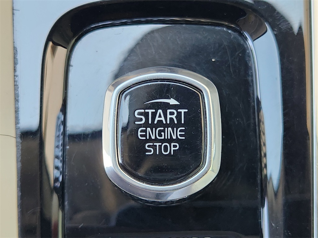 2019 Volvo XC60 T6 Inscription White at Ultimate Motorsports