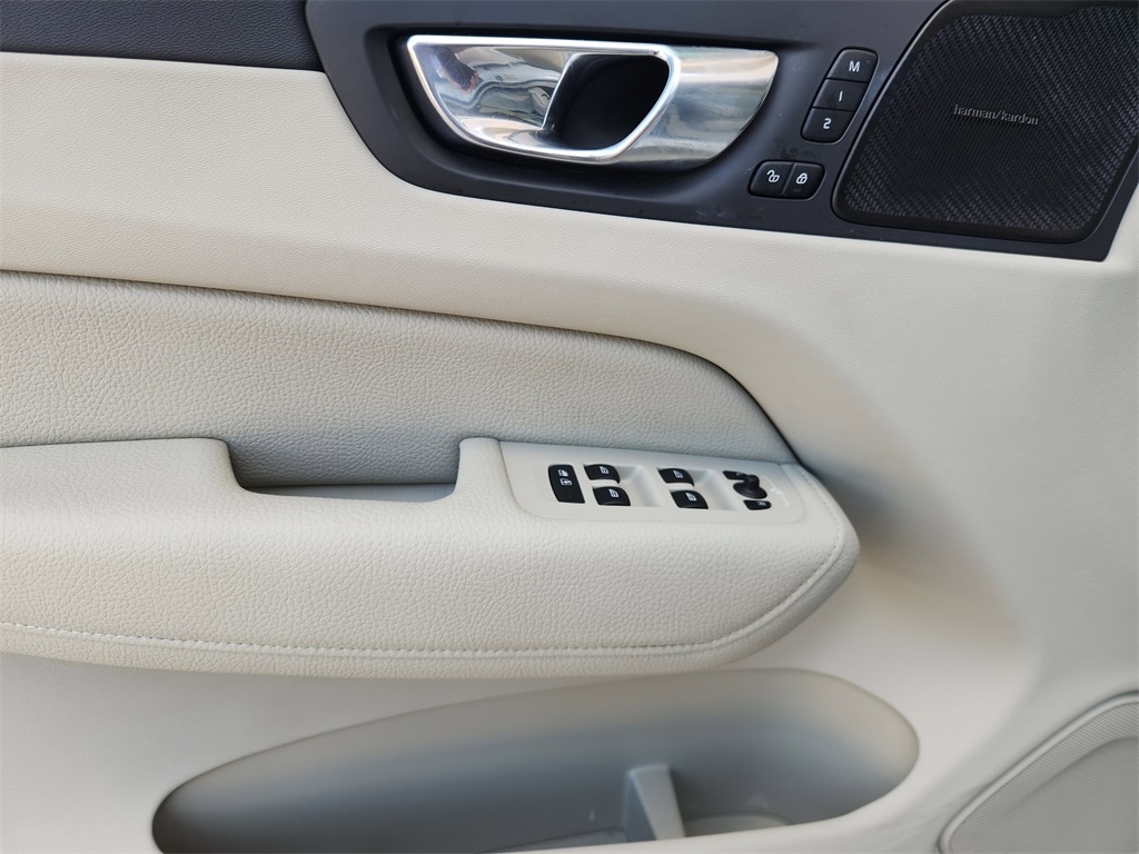 2019 Volvo XC60 T6 Inscription White at Ultimate Motorsports