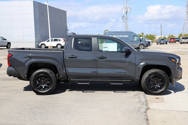 2025 Toyota Tacoma SR5 - 3