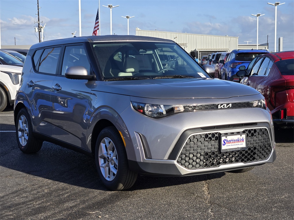 2025 Kia Soul LX Gray at Baytown Hyundai