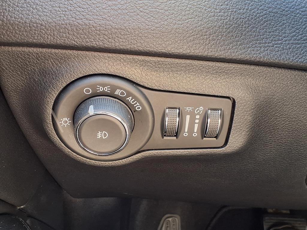 2019 Jeep Compass Altitude White at Mac Haik CDJR North Houston