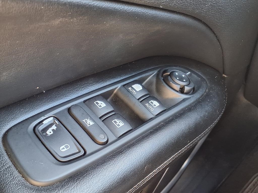 2019 Jeep Compass Altitude White at Mac Haik CDJR North Houston