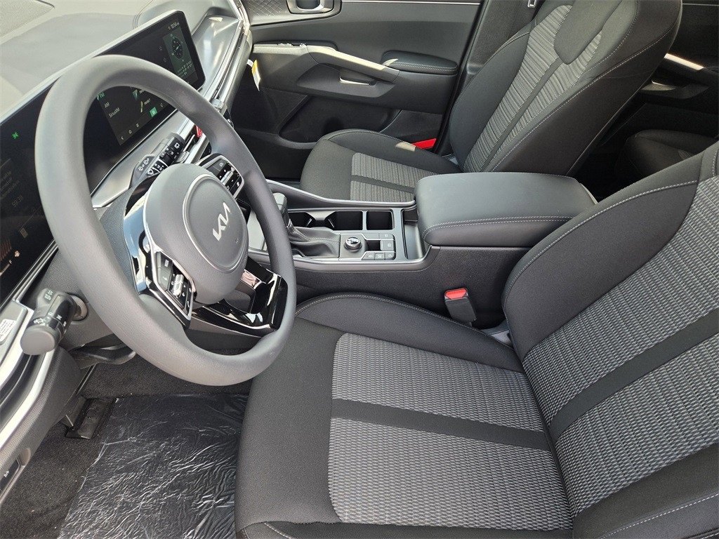 2025 Kia Sorento LX - 8