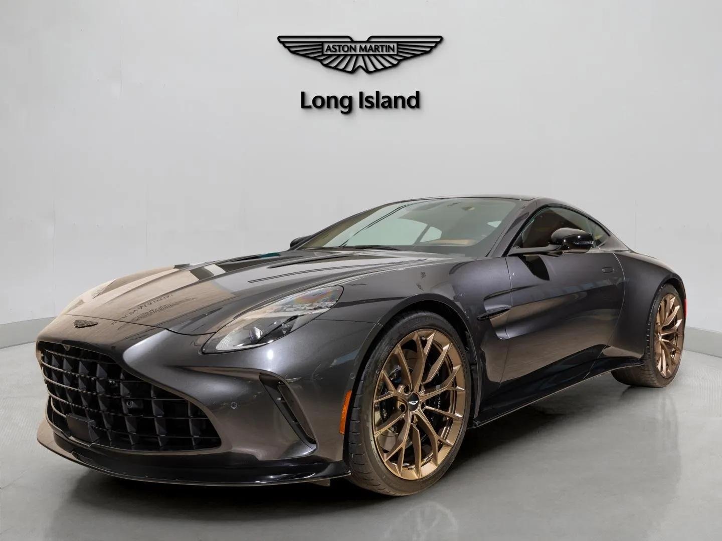 2025 Aston Martin Vantage Base