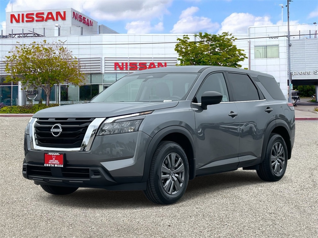 2025 Nissan Pathfinder S