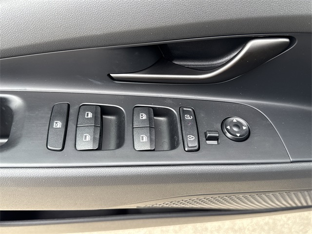 2025 Hyundai Elantra SEL Sport - 9