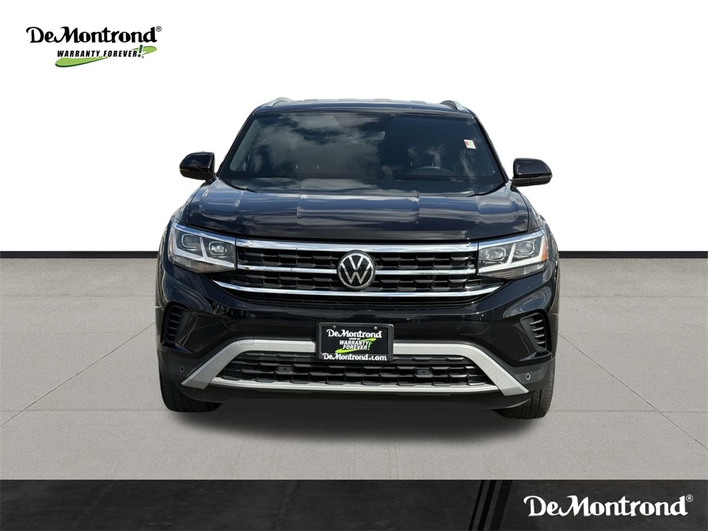 2022 Volkswagen Atlas Cross Sport 2.0T SE w/Technology Black at DeMontrond Ford