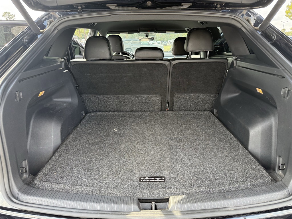 2022 Volkswagen Atlas Cross Sport 2.0T SE w/Technology Black at DeMontrond Ford