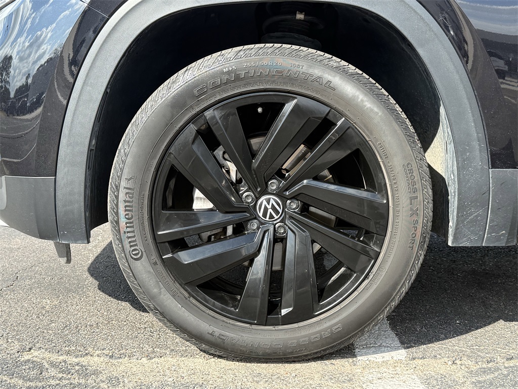 2022 Volkswagen Atlas Cross Sport 2.0T SE w/Technology Black at DeMontrond Ford
