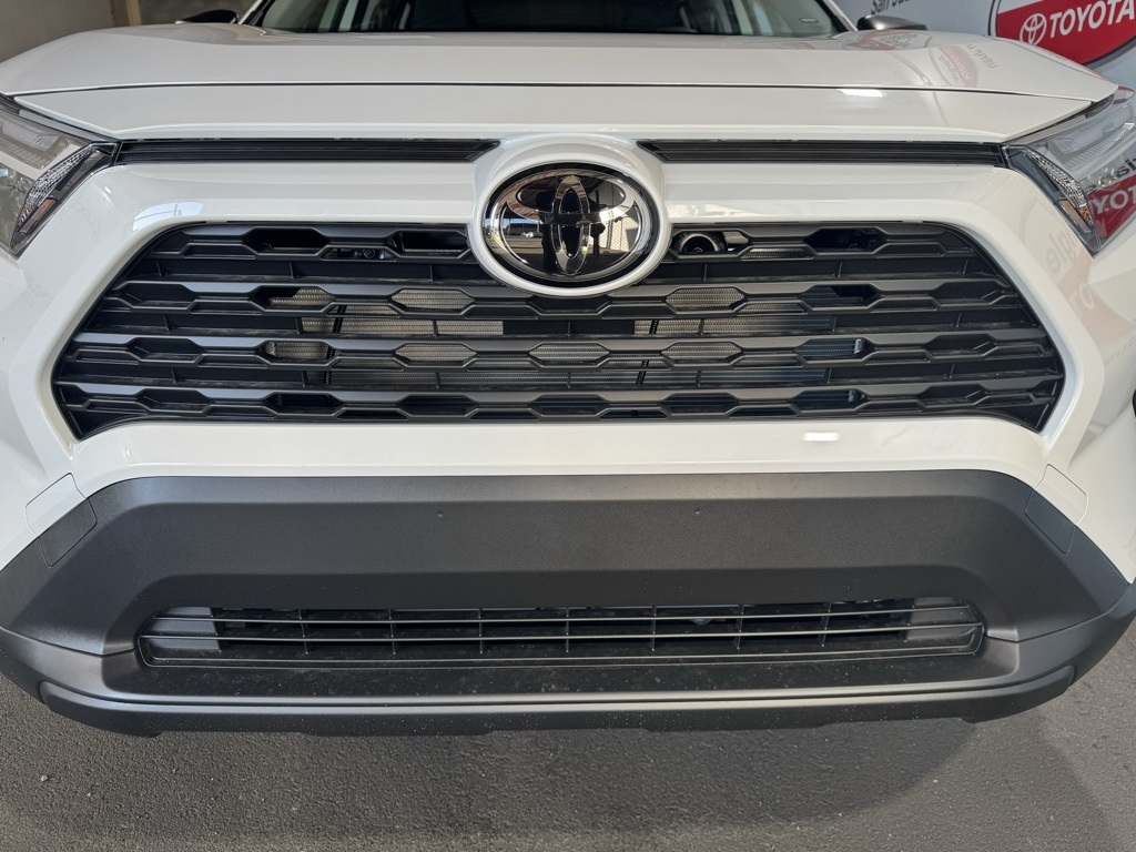 Thumbnail: 2025 Toyota RAV4 - 11