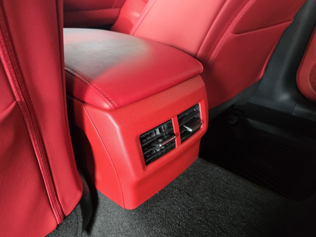 Thumbnail: 2021 Lexus IS - 16