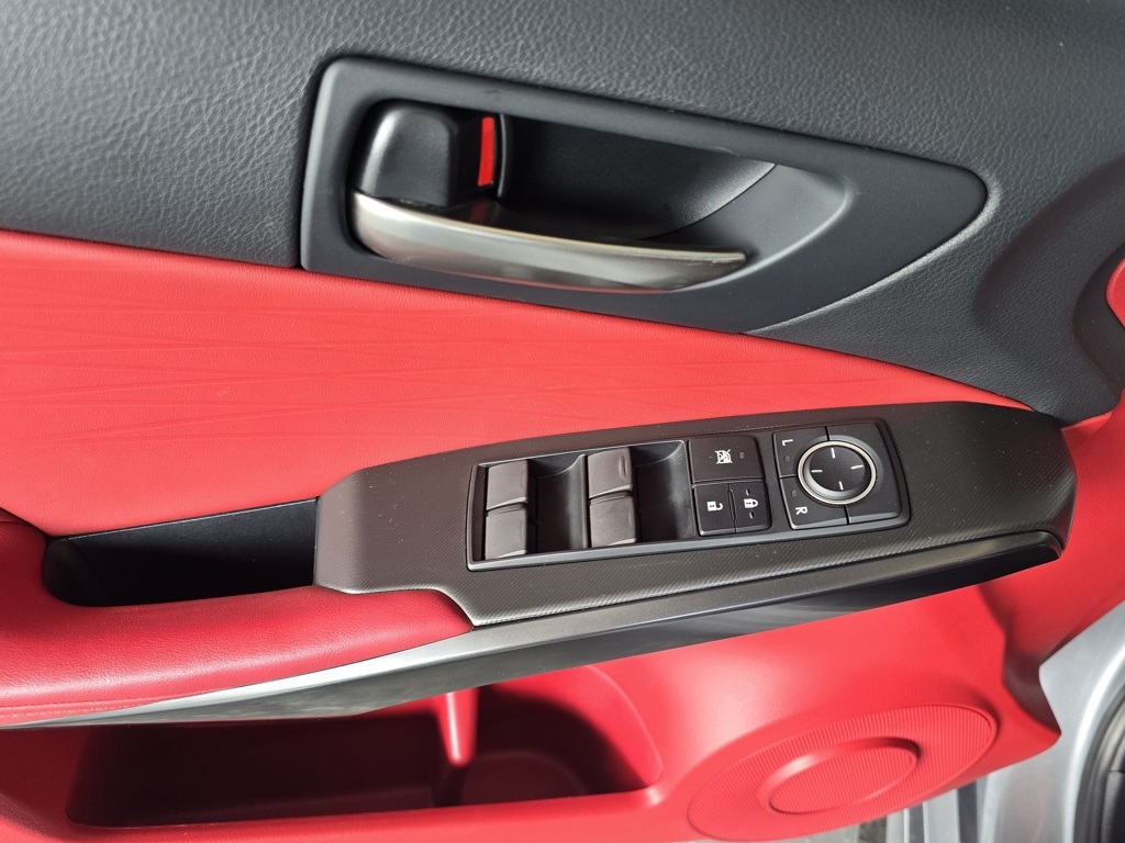 Thumbnail: 2021 Lexus IS - 22