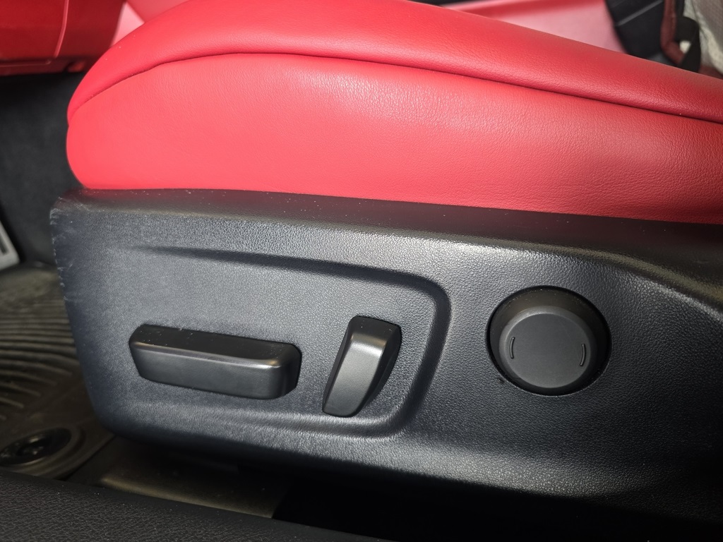 Thumbnail: 2021 Lexus IS - 9