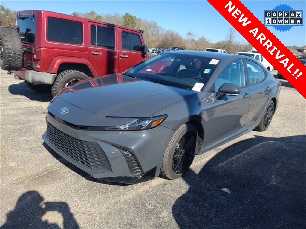 2025 Toyota Camry SE FWD