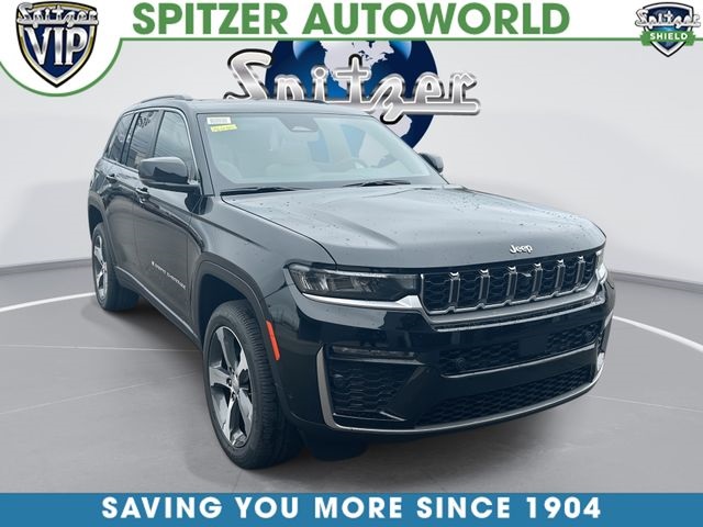 Diamond Black Crystal Pearlcoat 2026 Jeep Grand Cherokee SUV / Crossover Four-Wheel Drive 8-Speed Automatic