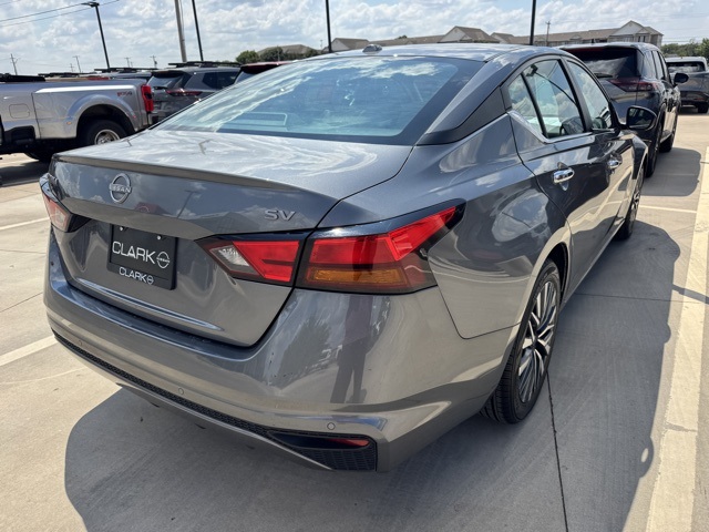 2024 Nissan Altima 2.5 SV photo 7