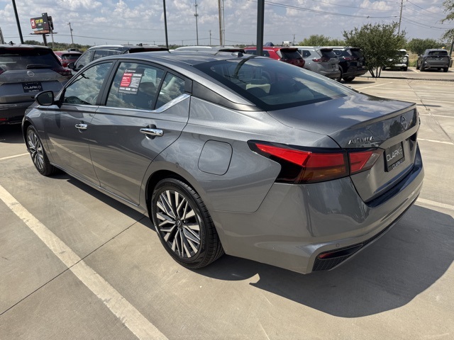 2024 Nissan Altima 2.5 SV photo 9