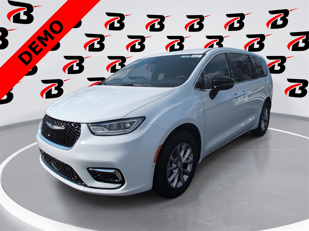 2026 Chrysler Pacifica Select AWD