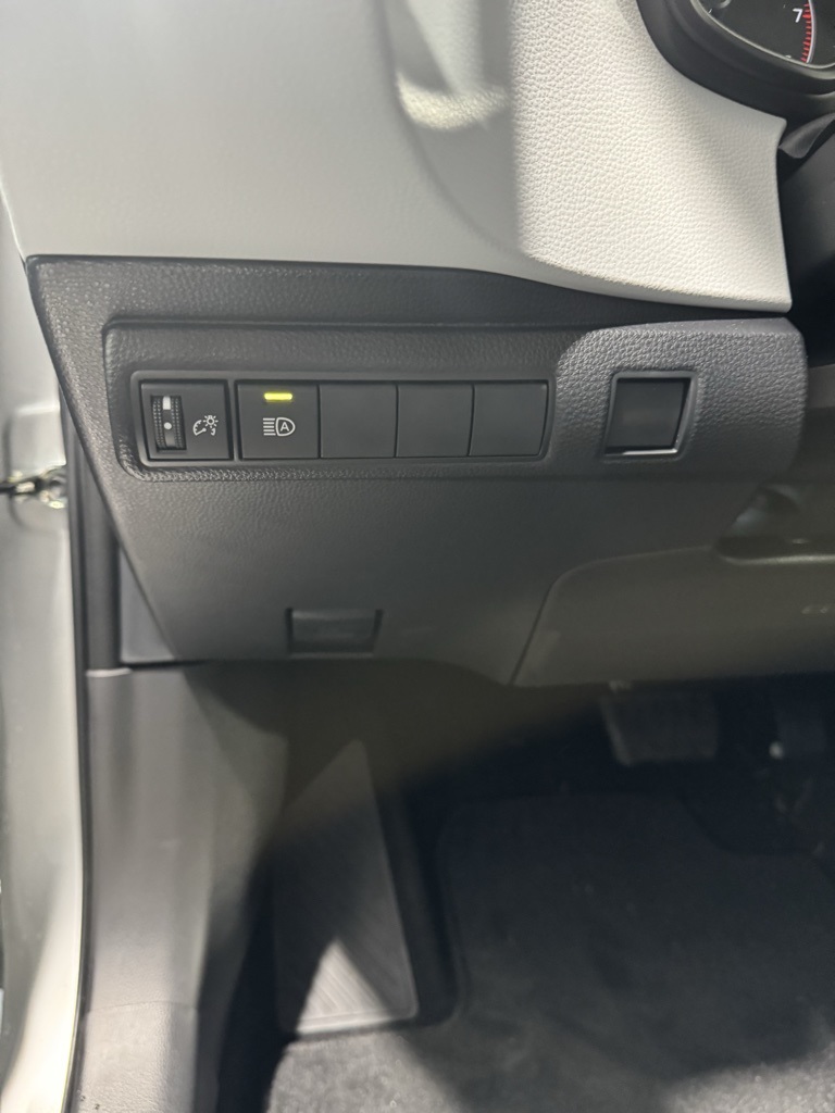 Thumbnail: 2025 Toyota Corolla - 32