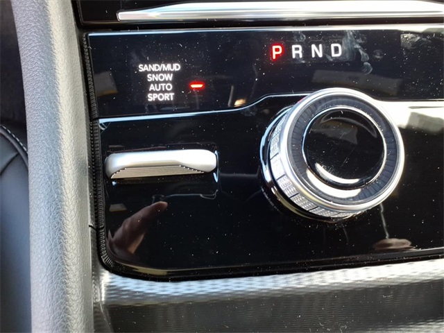 2025 Jeep Grand Cherokee Laredo photo 3