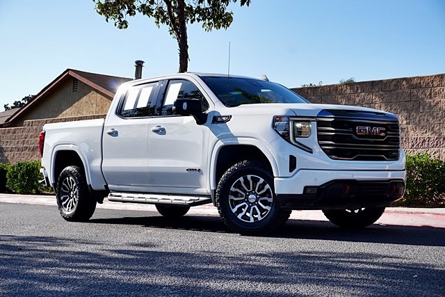 2023 GMC Sierra 1500 AT4