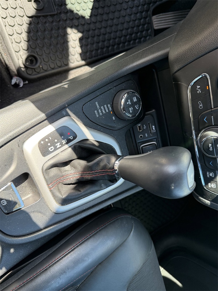 2015 Jeep Cherokee Trailhawk Silver at Durrett Motor Company