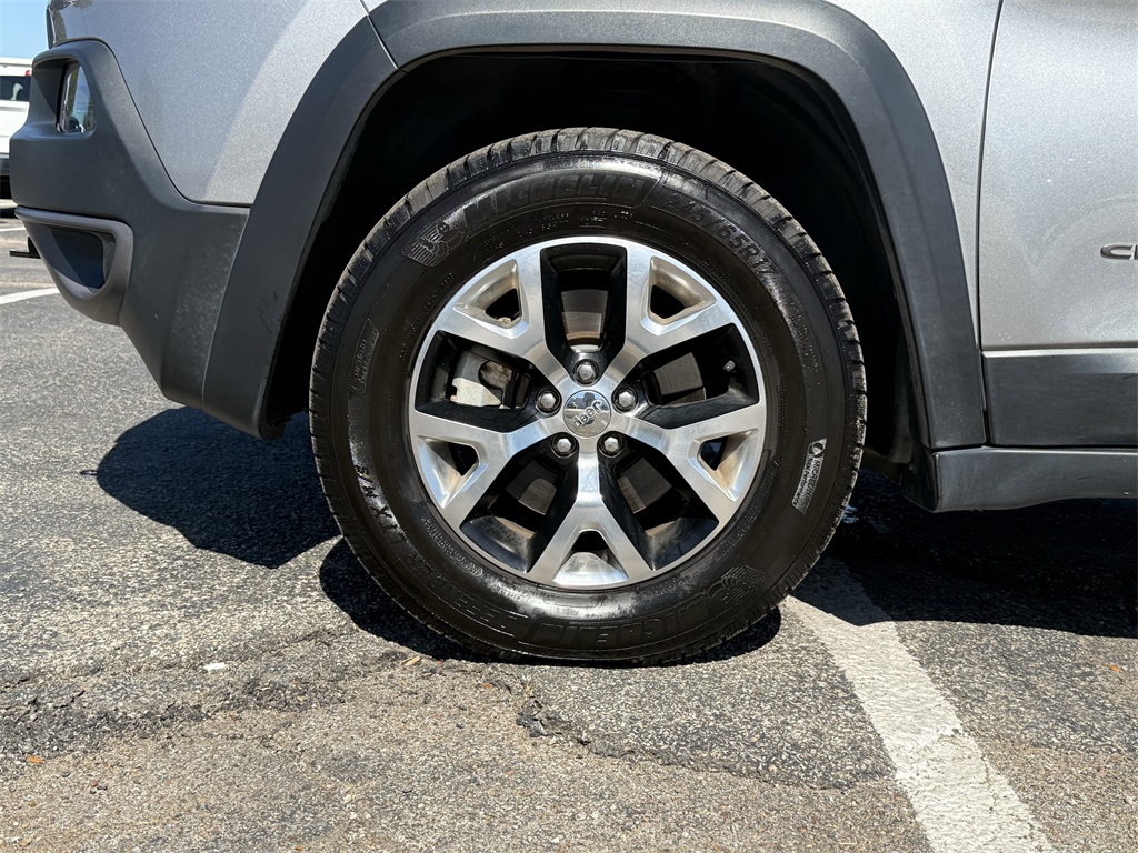 2015 Jeep Cherokee Trailhawk Silver at Durrett Motor Company