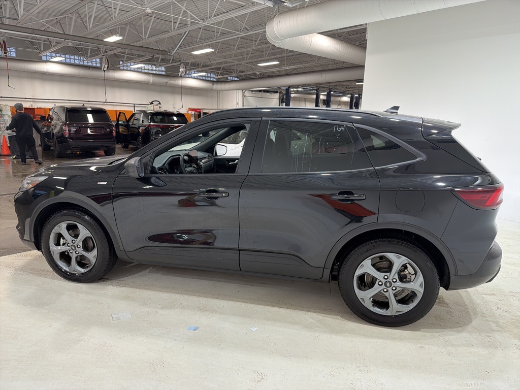 2025 Ford Escape ST-Line FWD
